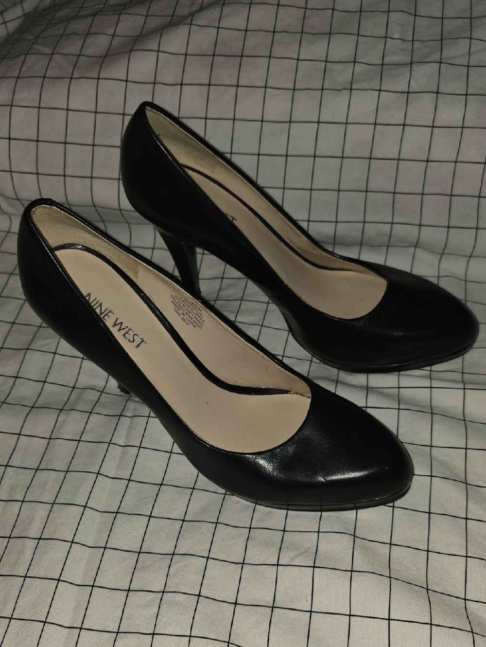 Nine West Black Leather Classic Pump Heels